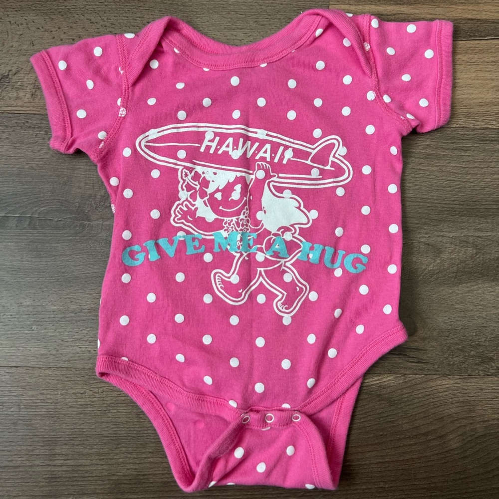 Eighty Eight Tees // 88 Tees Hawaii Pink Polka Dot "Give me a Hug" Onesie Sz 18m